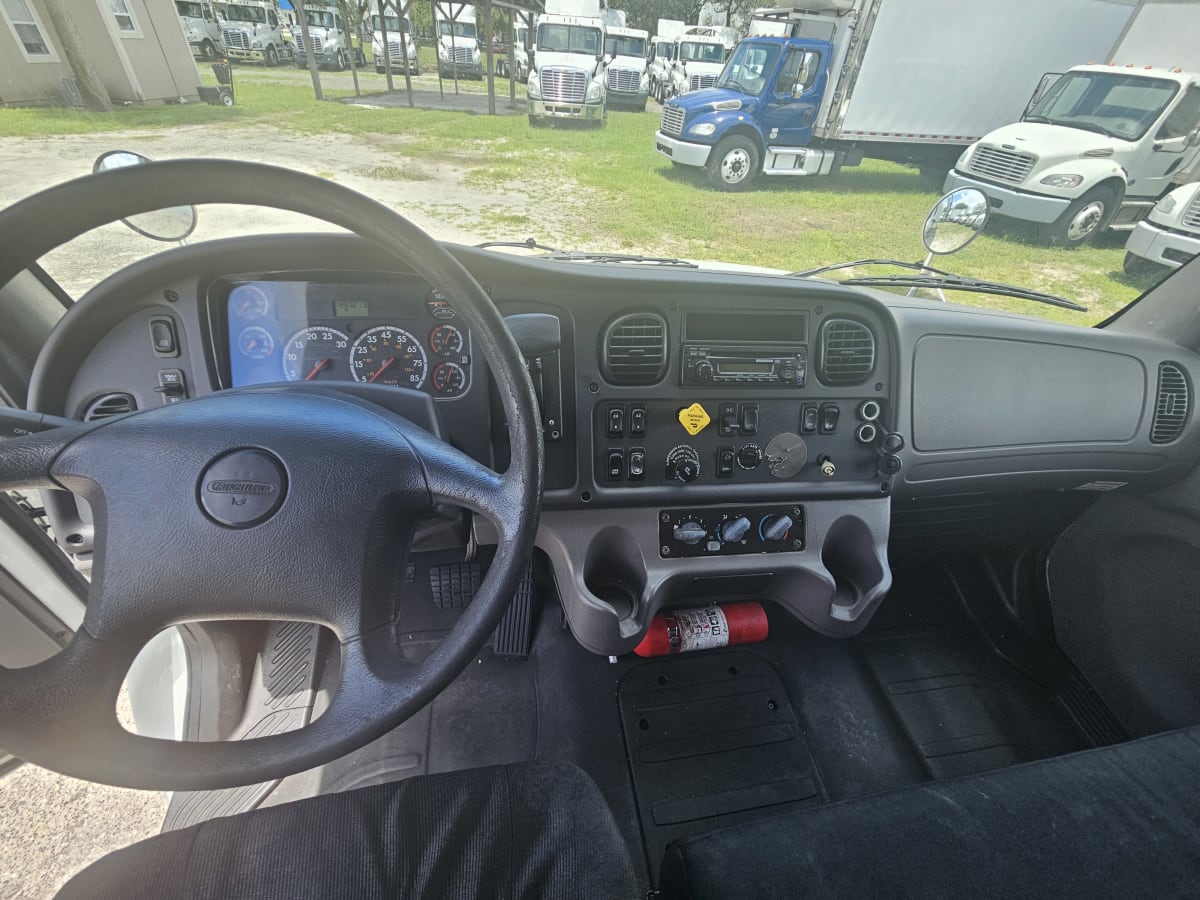 2014 Freightliner/Mercedes M2 106 561715