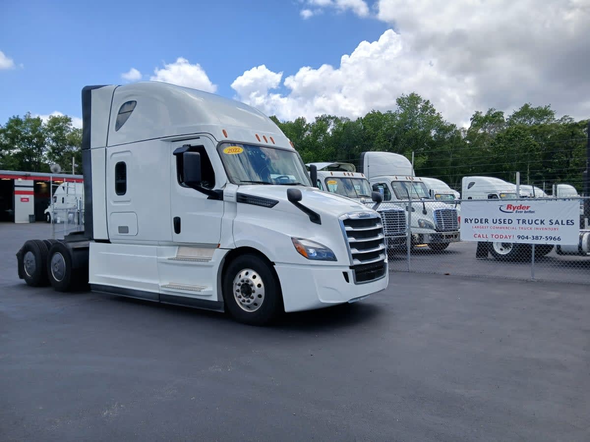 2022 Freightliner Cascadia in Jacksonville, FL