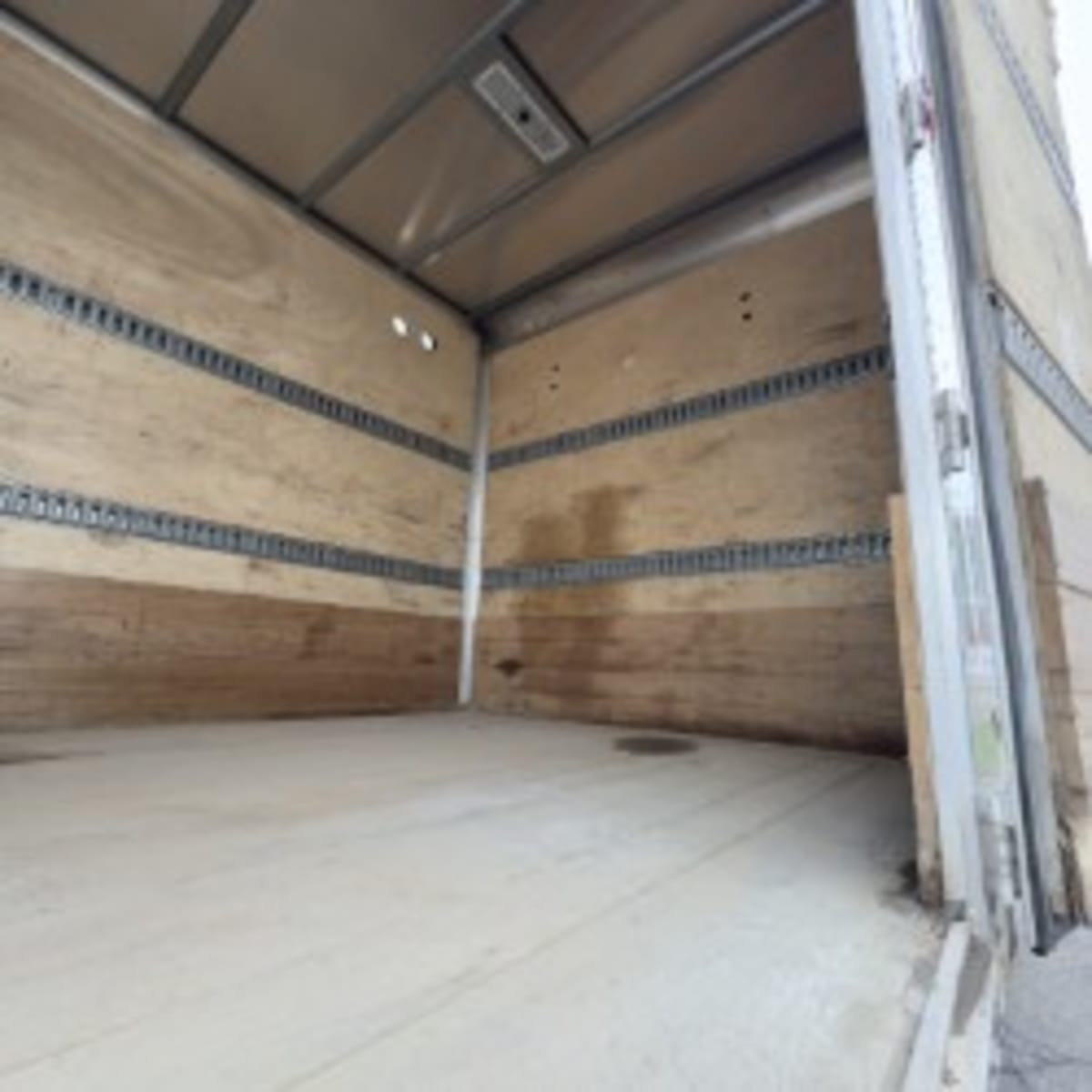 2022 Freightliner/Mercedes M2 106 562593
