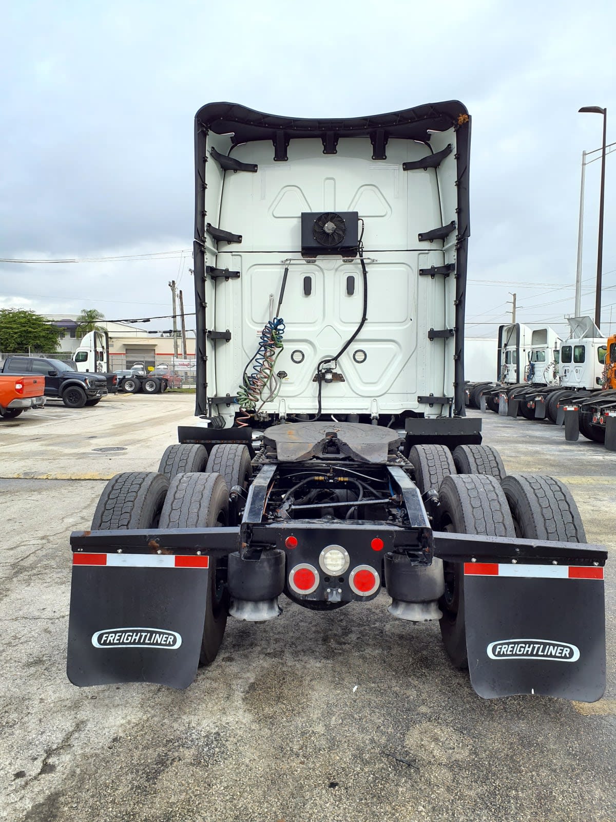 2022 Freightliner - image 5