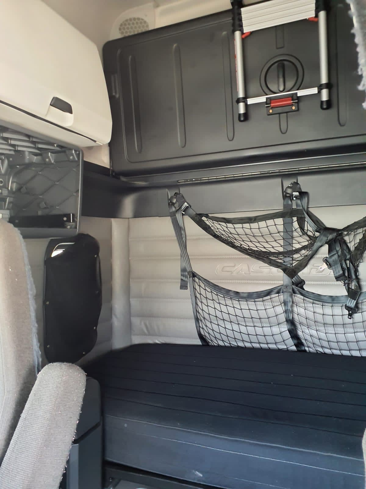 2022 Freightliner Cascadia in Miami, FL — photo 8