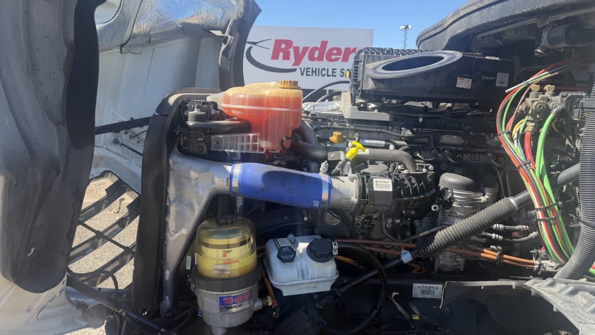 2022 Freightliner Cascadia in Phoenix, AZ — photo 8