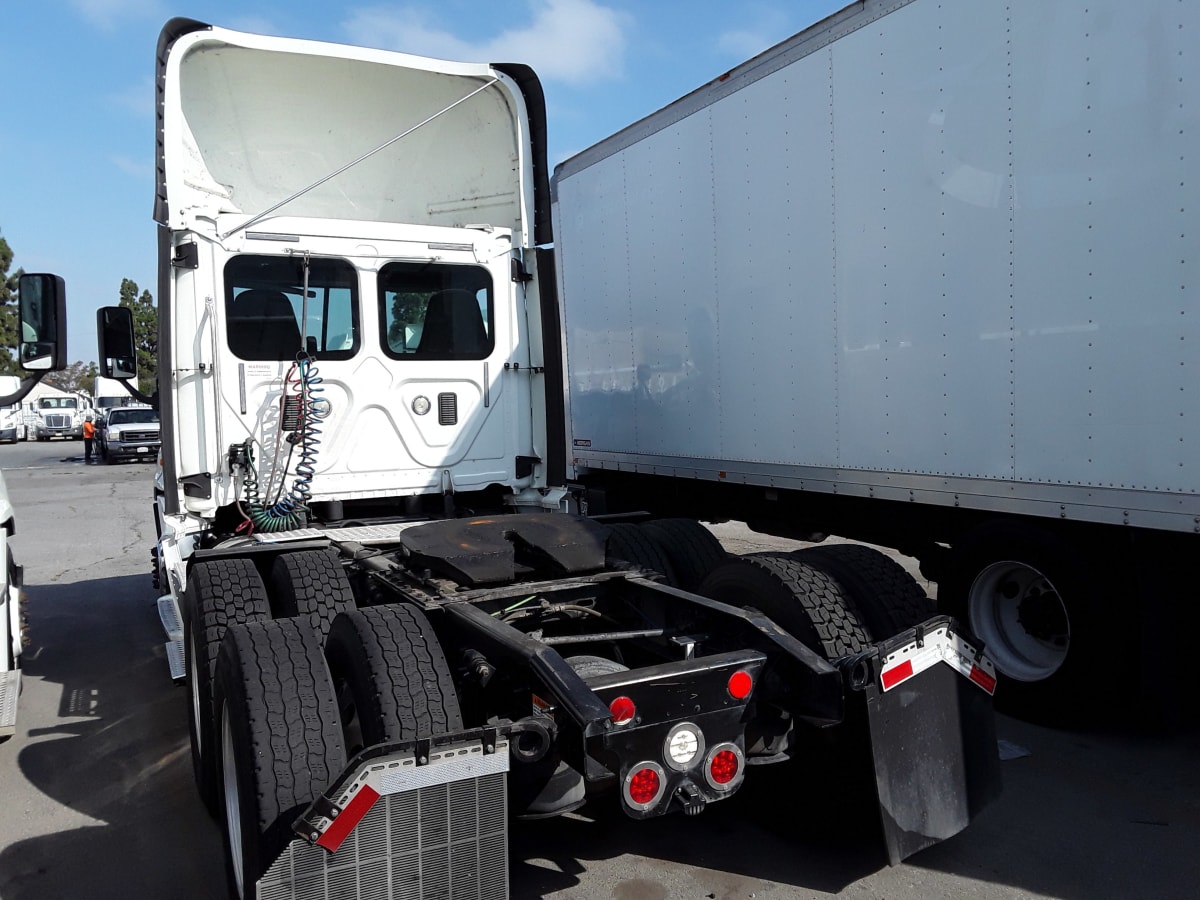 2015 Freightliner/Mercedes CASCADIA 125 563278