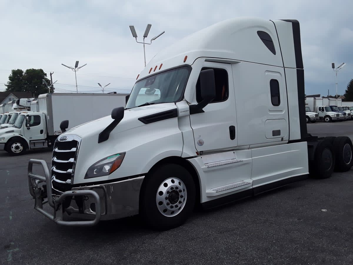 2023 Freightliner Cascadia in Allentown, PA