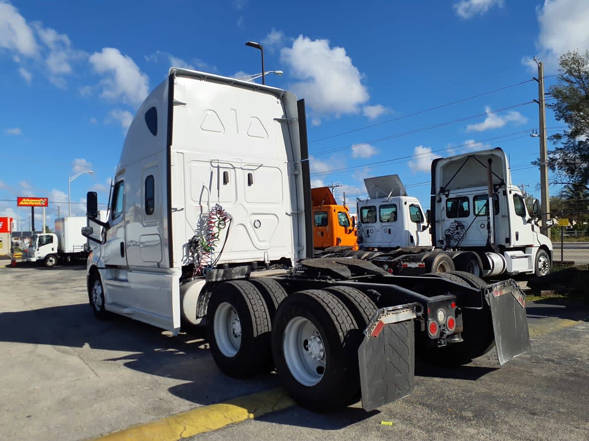 2022 Freightliner - image 6