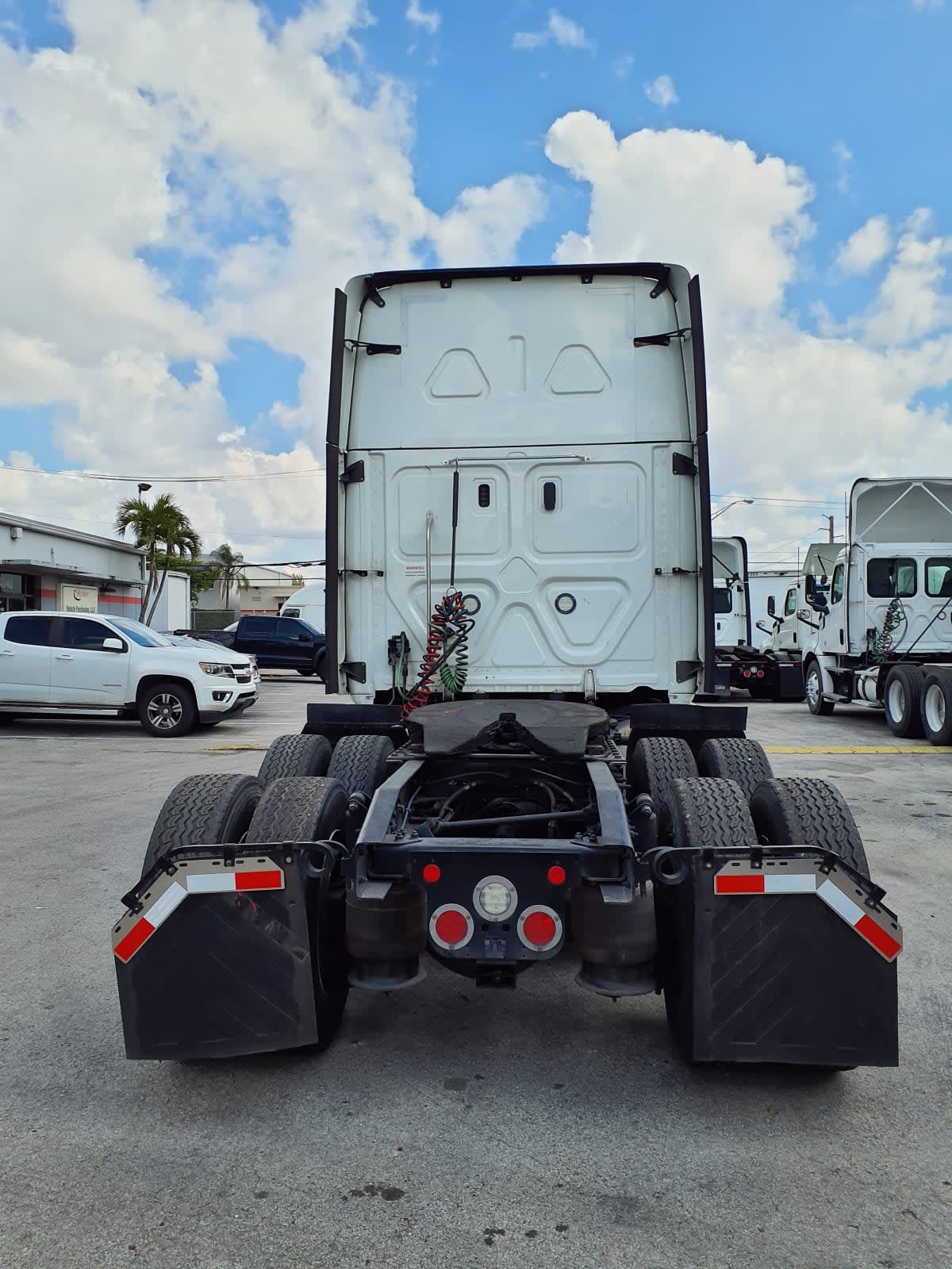 2022 Freightliner - image 5