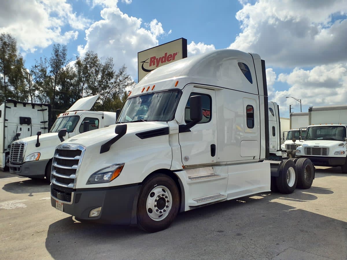 2022 Freightliner - image 1