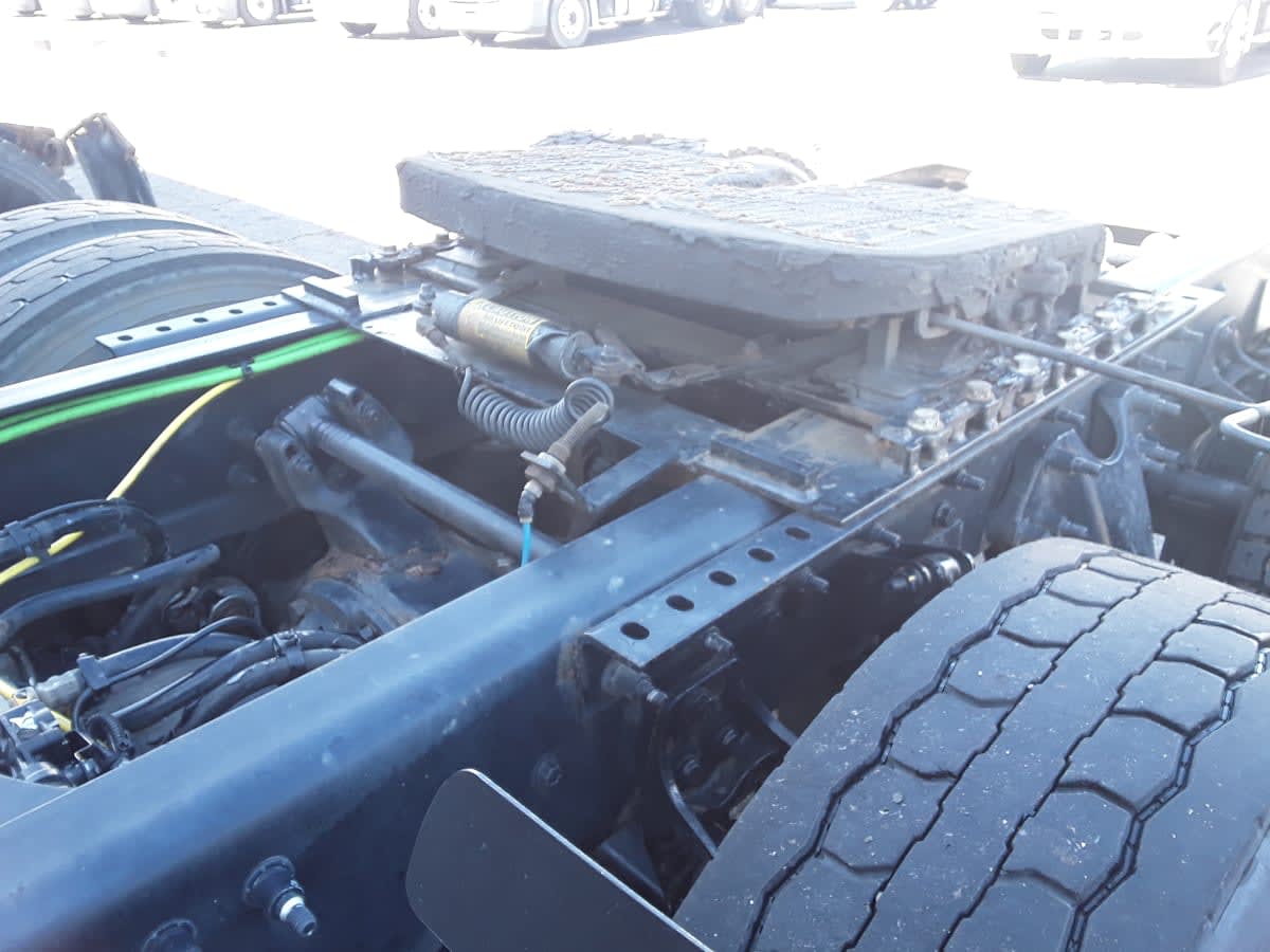 2022 Navistar International LT625 DAYCAB T/A 563617