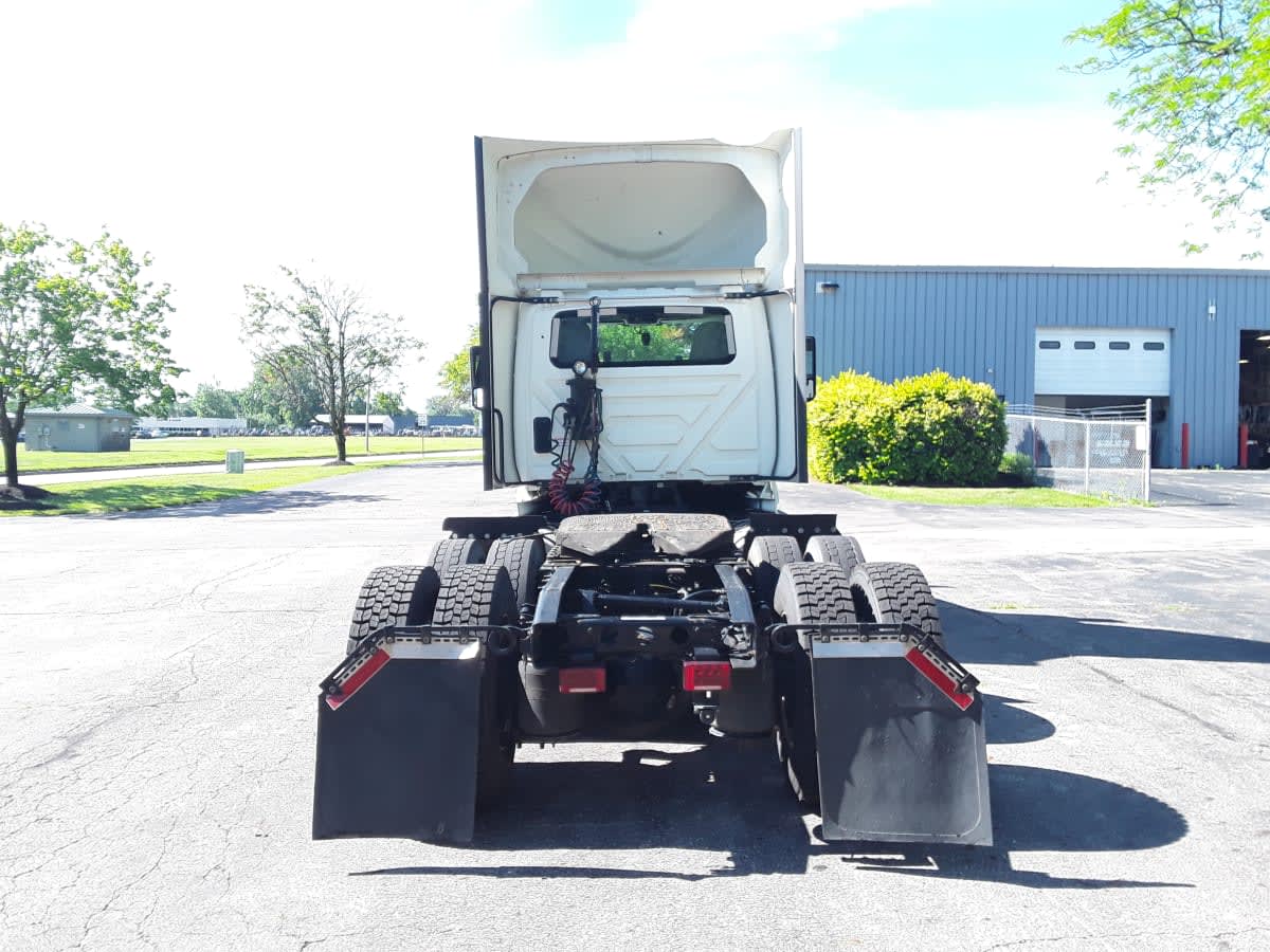 2022 Navistar International LT625 DAYCAB T/A 563617