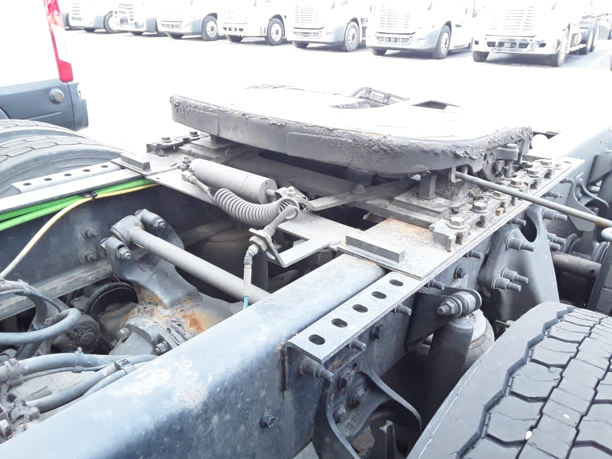 2022 Navistar International LT625 DAYCAB T/A 563621