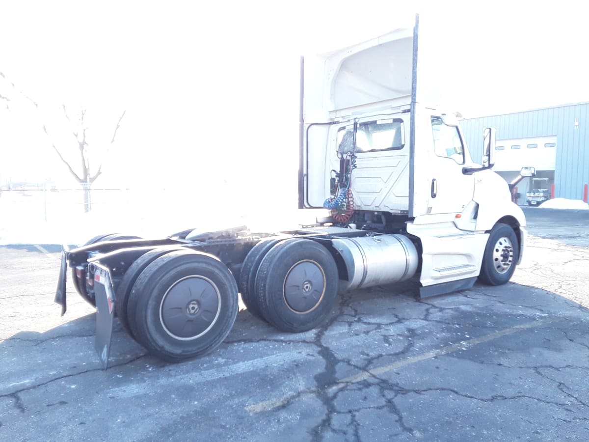 2022 Navistar International LT625 DAYCAB T/A 563622