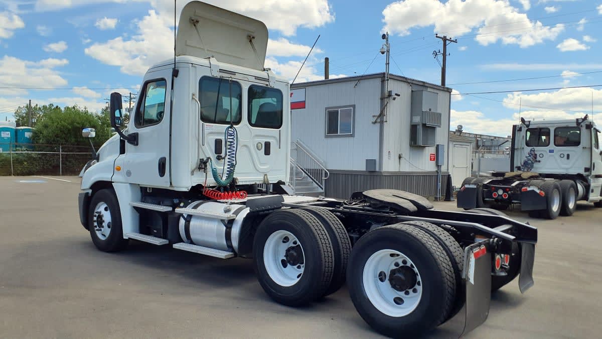 2014 Freightliner Cascadia in Tacoma, WA — photo 6