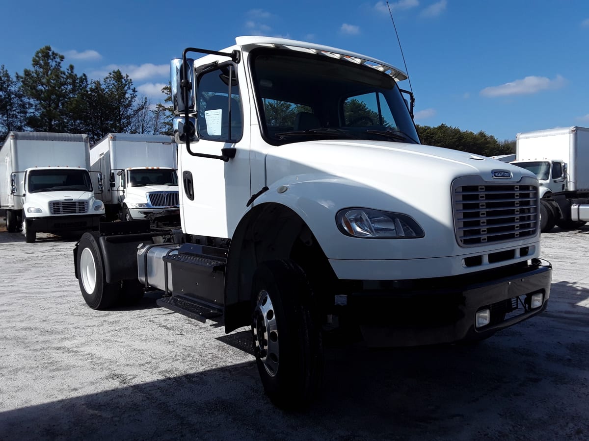 2015 Freightliner/Mercedes M2 106 563990