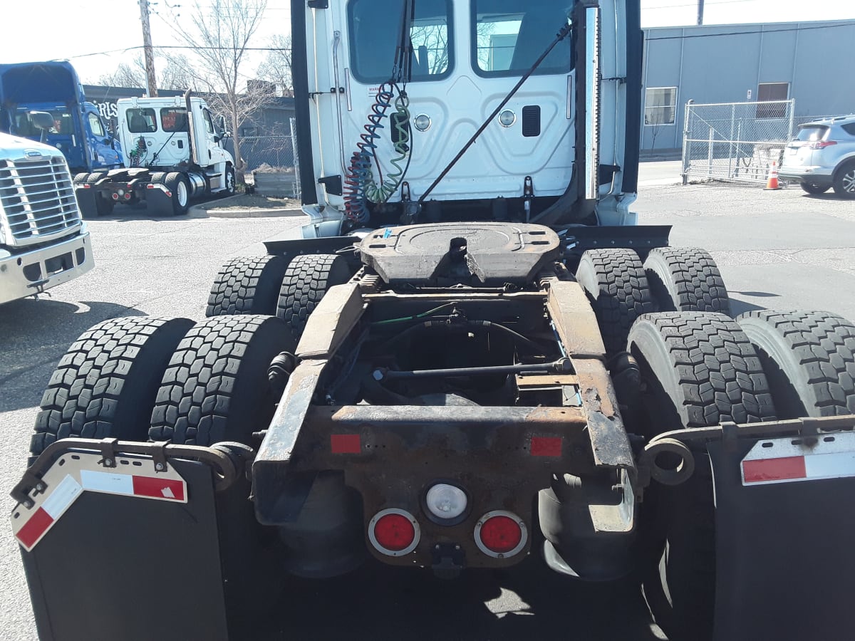 2015 Freightliner/Mercedes CASCADIA 125 564087