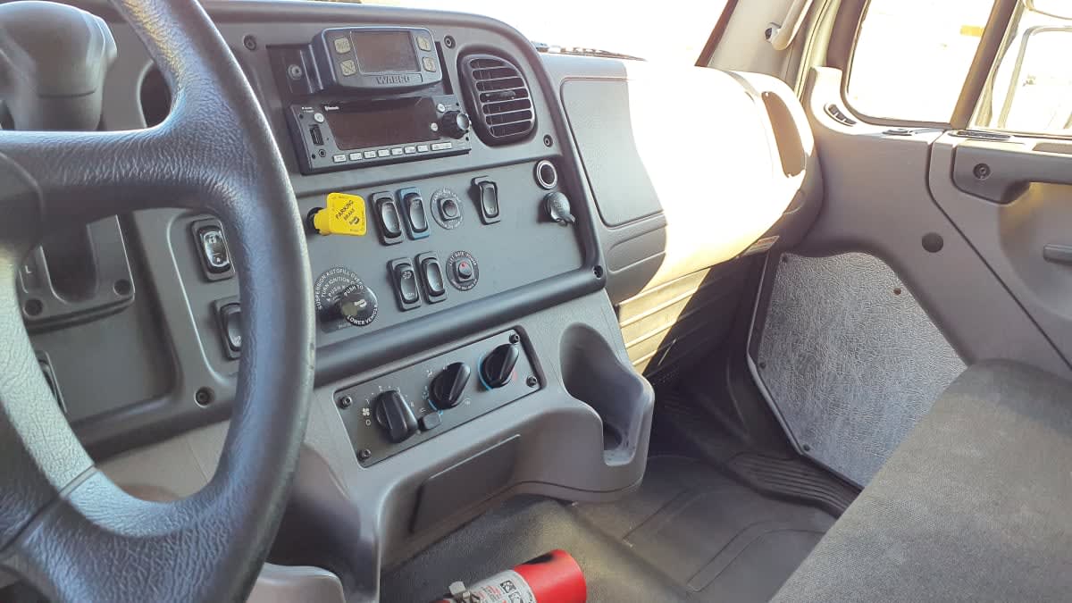 2022 Freightliner/Mercedes M2 106 564298