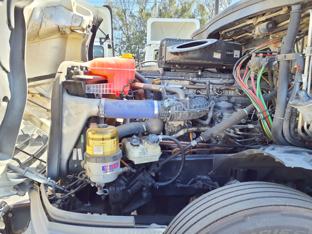 2022 Freightliner - image 9