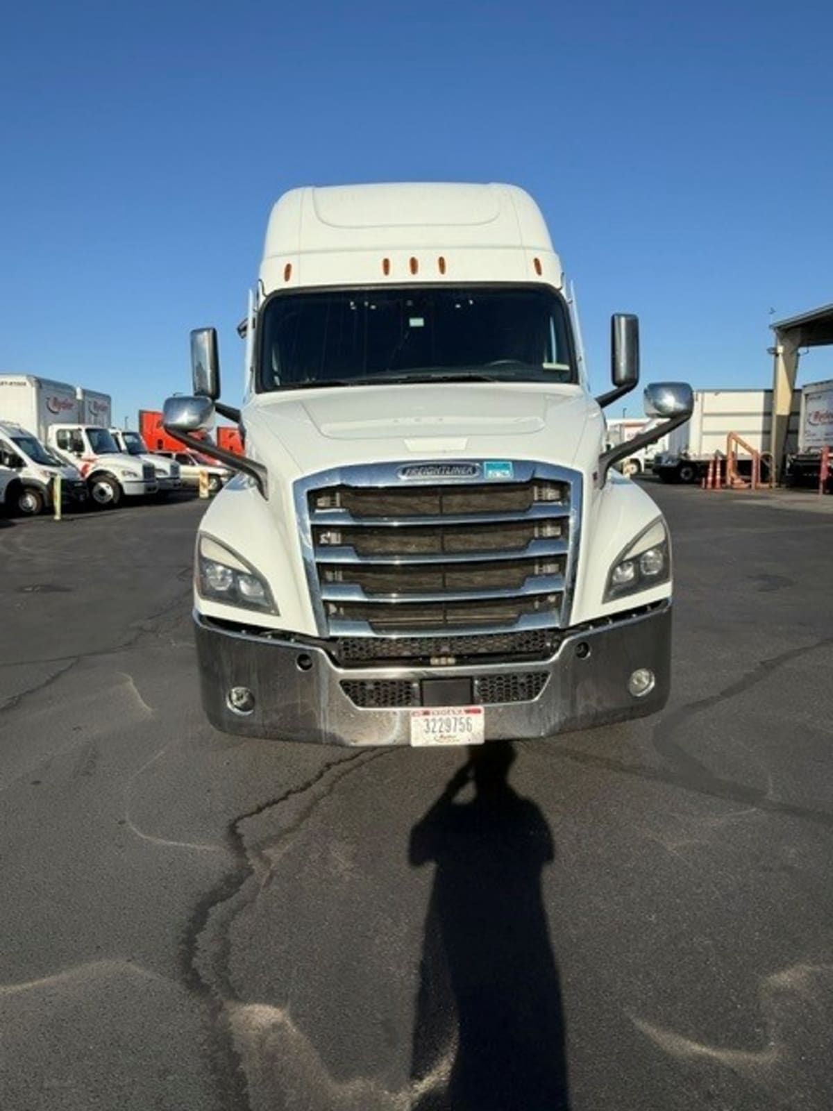 2022 Freightliner Cascadia in North Las Vegas, NV — photo 2
