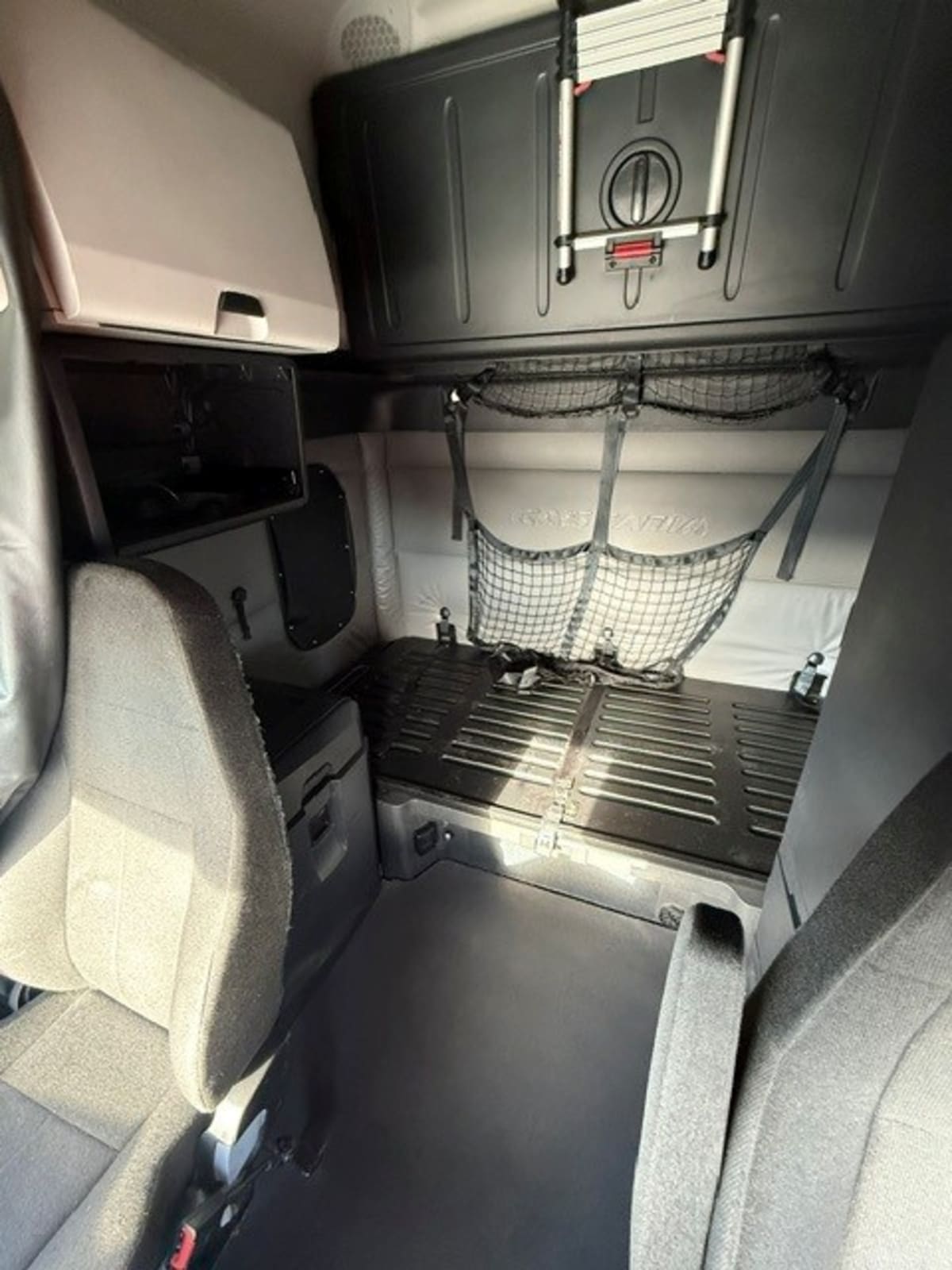 2022 Freightliner Cascadia in North Las Vegas, NV — photo 8