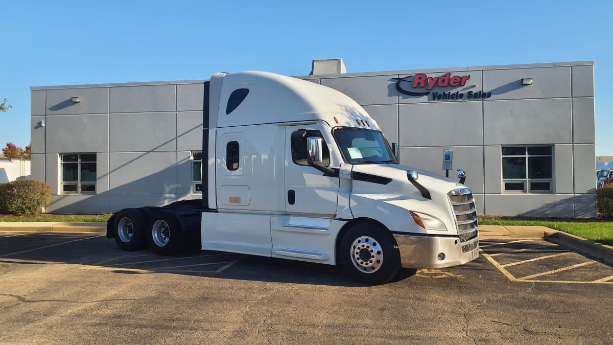 2022 Freightliner Cascadia in Bolingbrook, IL — photo 3
