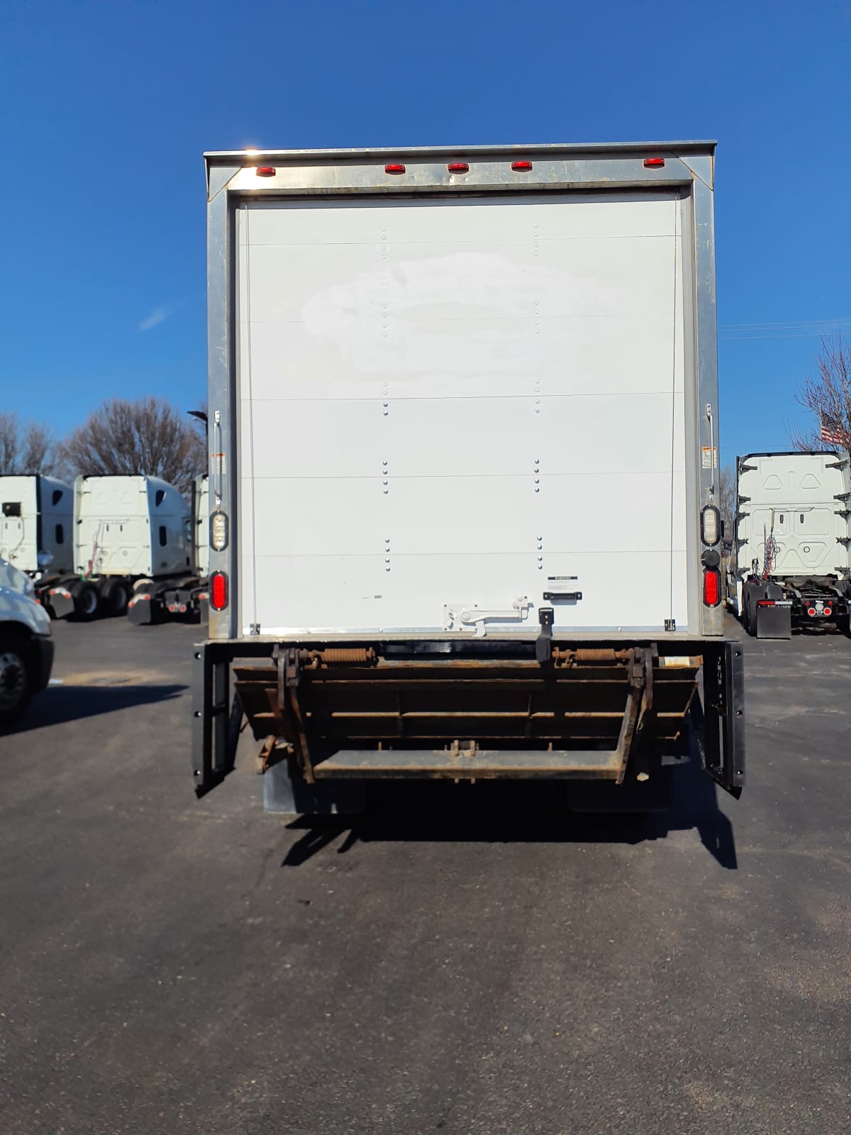 2015 Freightliner/Mercedes M2 106 564598