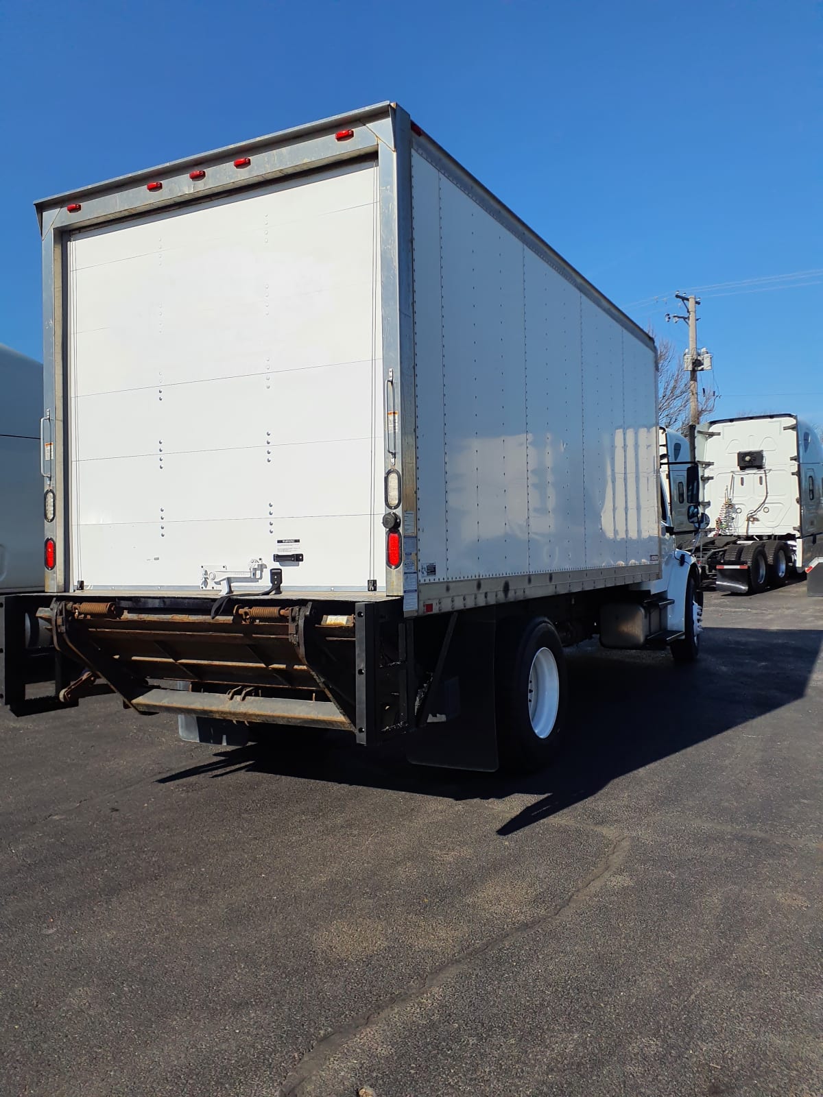 2015 Freightliner/Mercedes M2 106 564598