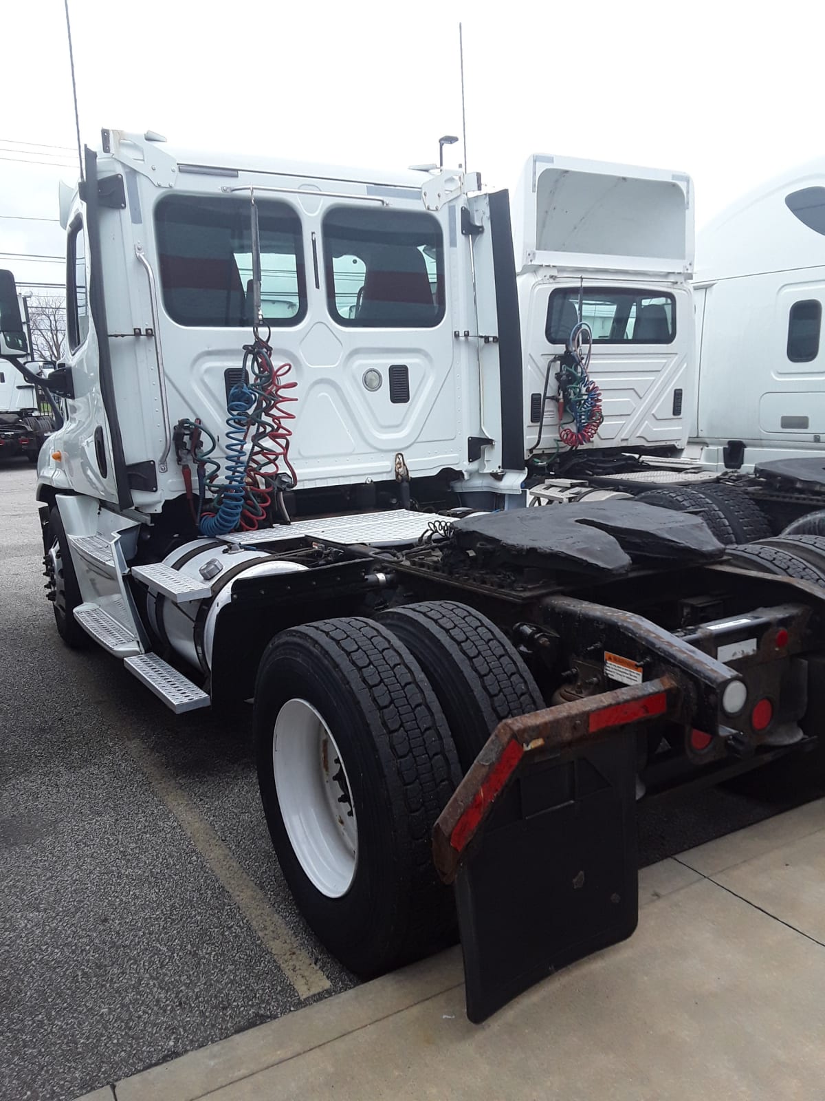 2015 Freightliner/Mercedes CASCADIA 125 564828