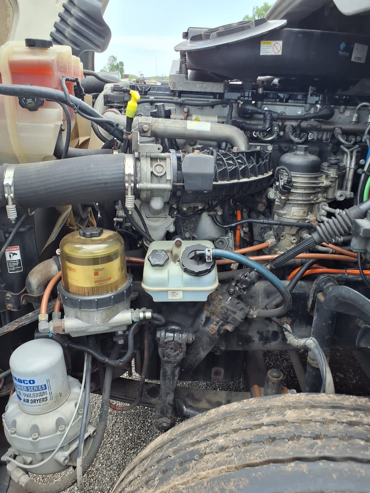 2014 Freightliner CASCADIA 125 565037