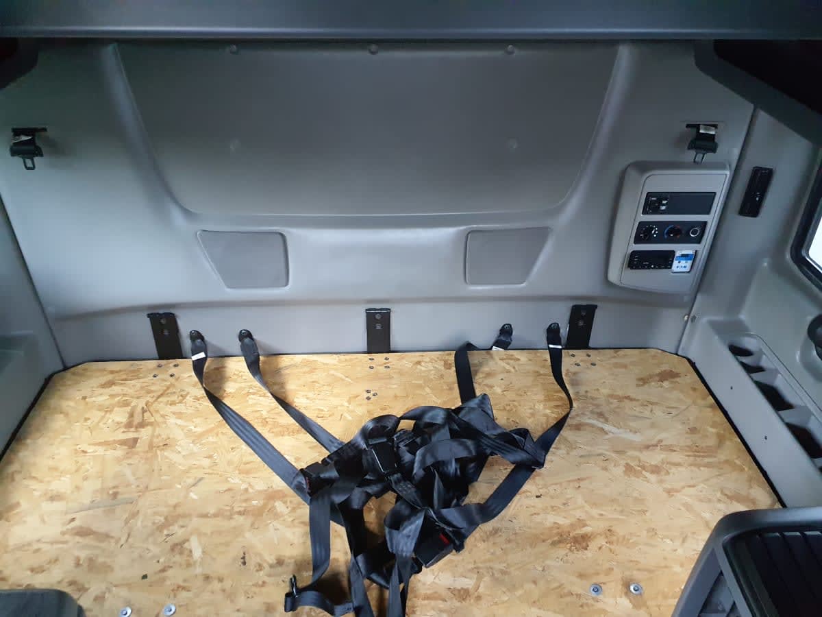 2022 International LT in Atlanta, GA — photo 8