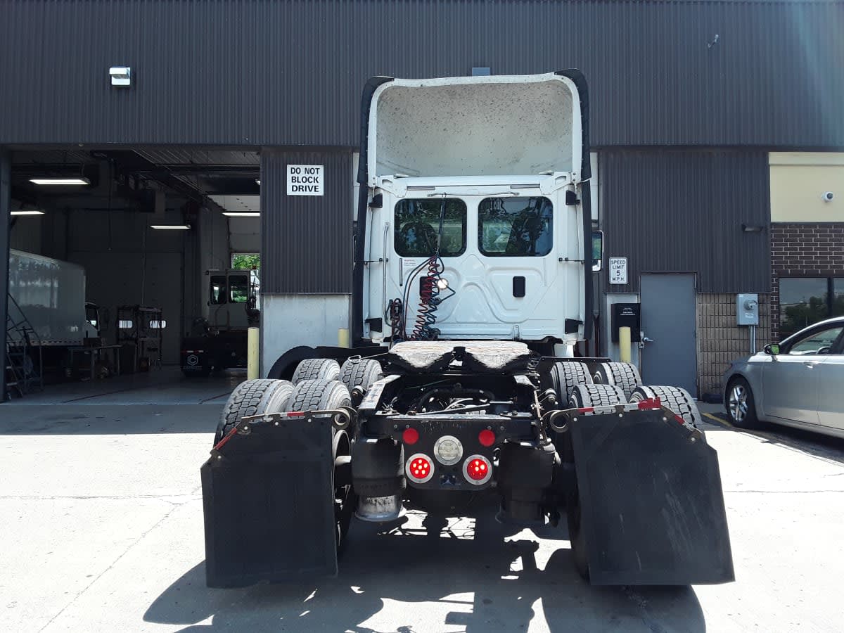 2015 Freightliner/Mercedes CASCADIA 113 567140