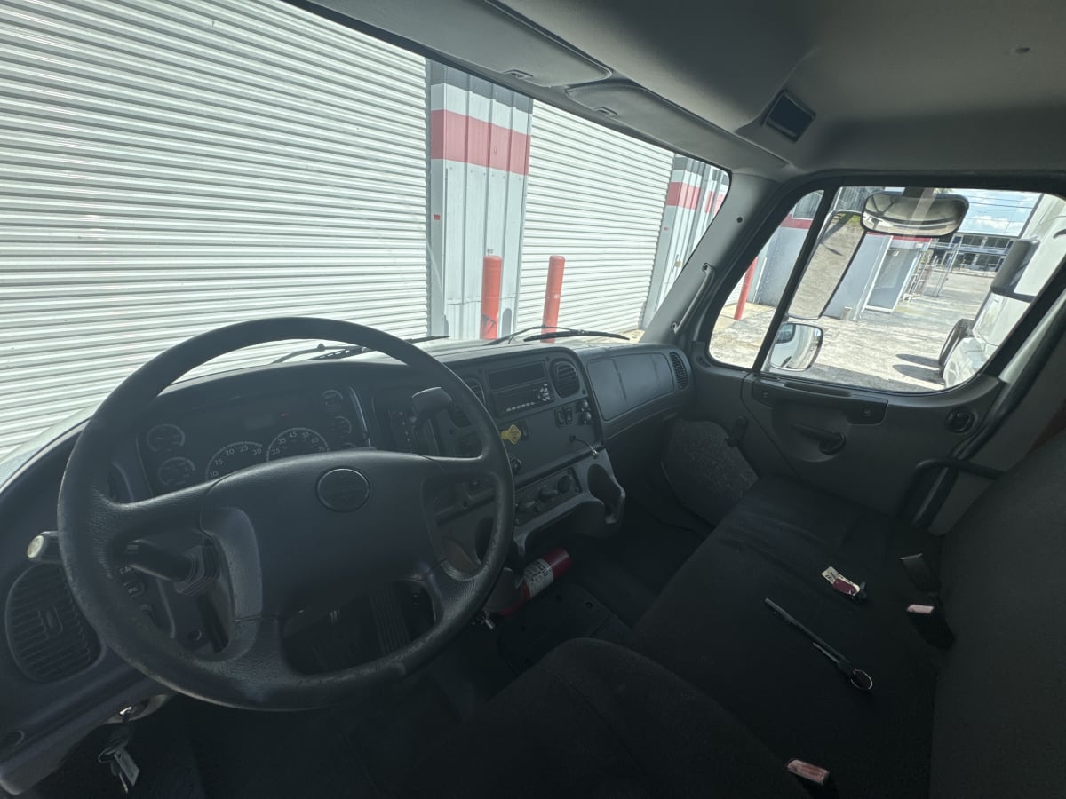 2015 Freightliner/Mercedes M2 106 567813