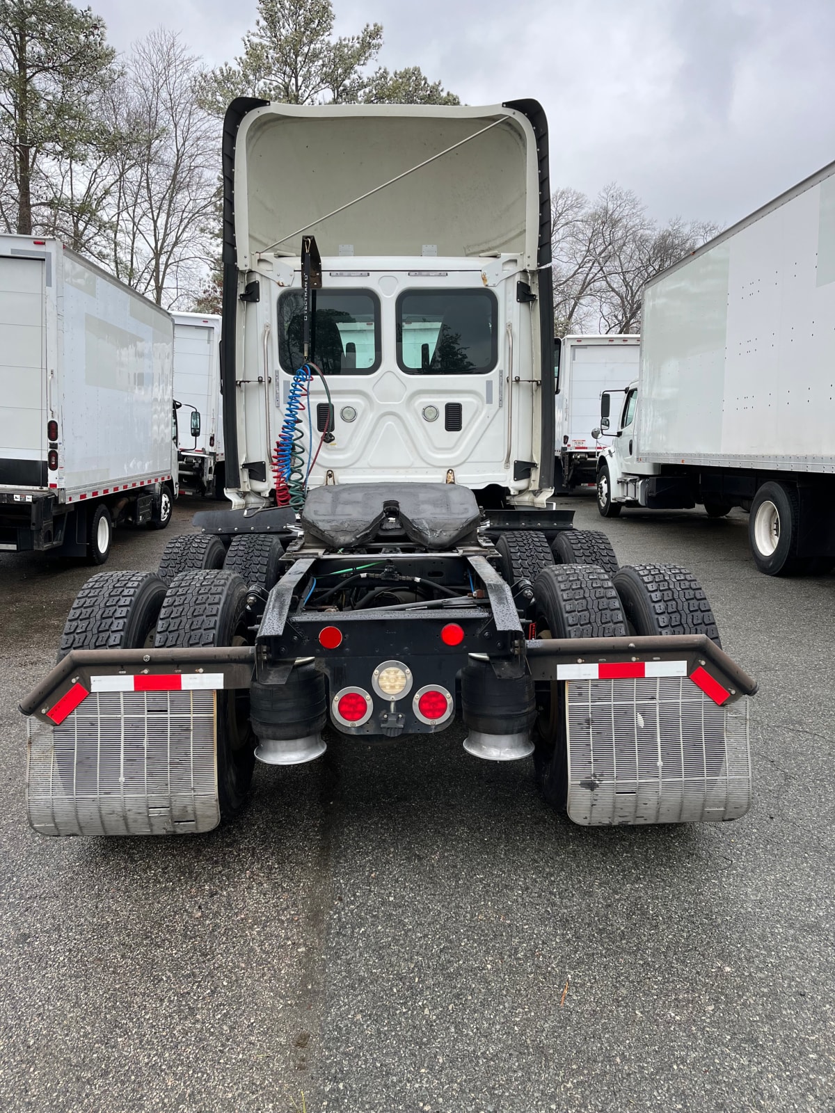 2015 Freightliner/Mercedes CASCADIA 125 568408