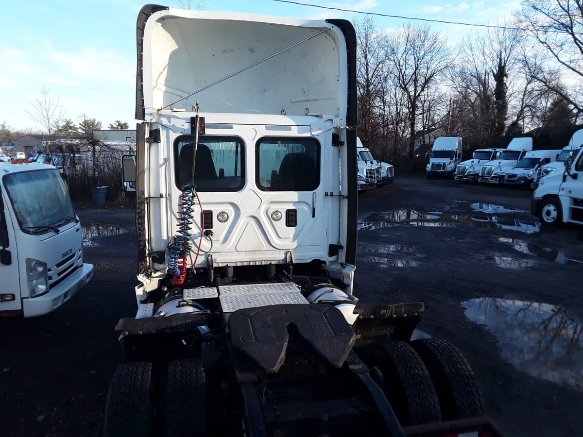 2015 Freightliner/Mercedes CASCADIA 113 568436