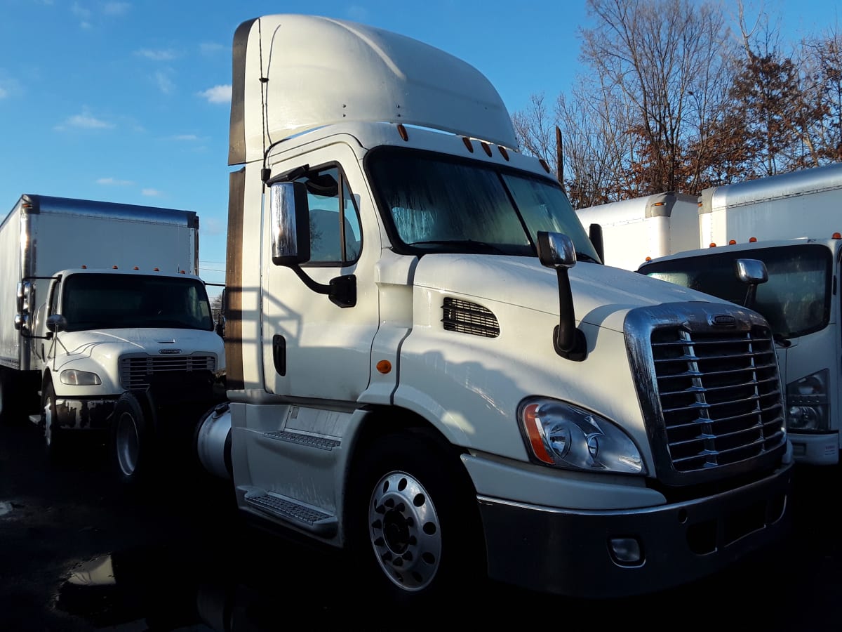 2015 Freightliner/Mercedes CASCADIA 113 568436