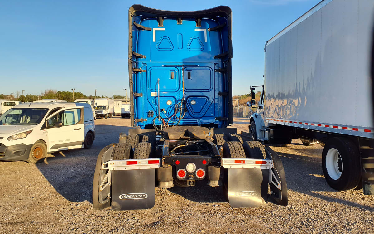 2022 Freightliner - image 5