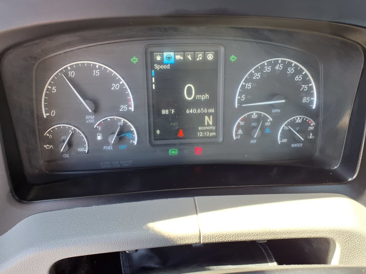 2022 Freightliner - image 10