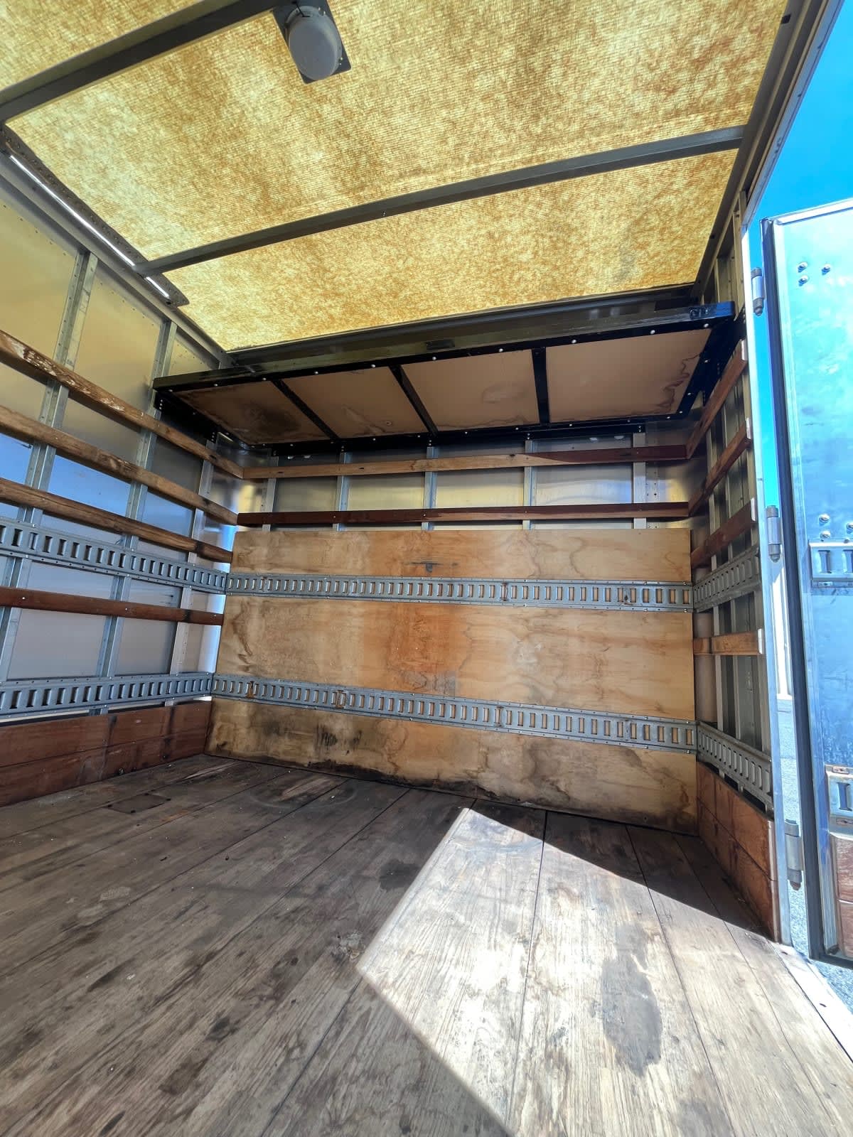2014 Isuzu NQR 569822