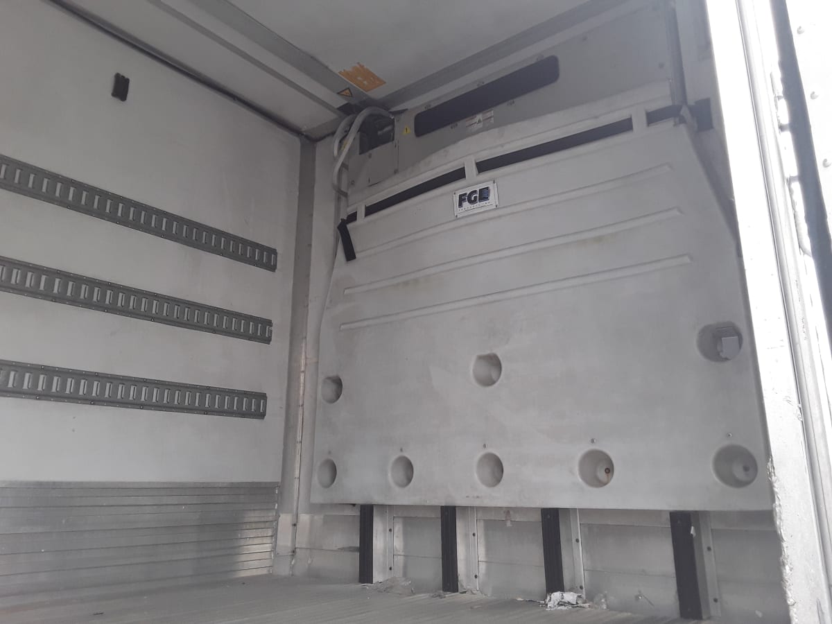 2015 Utility Trailers VS2RA 48/150/102 570004