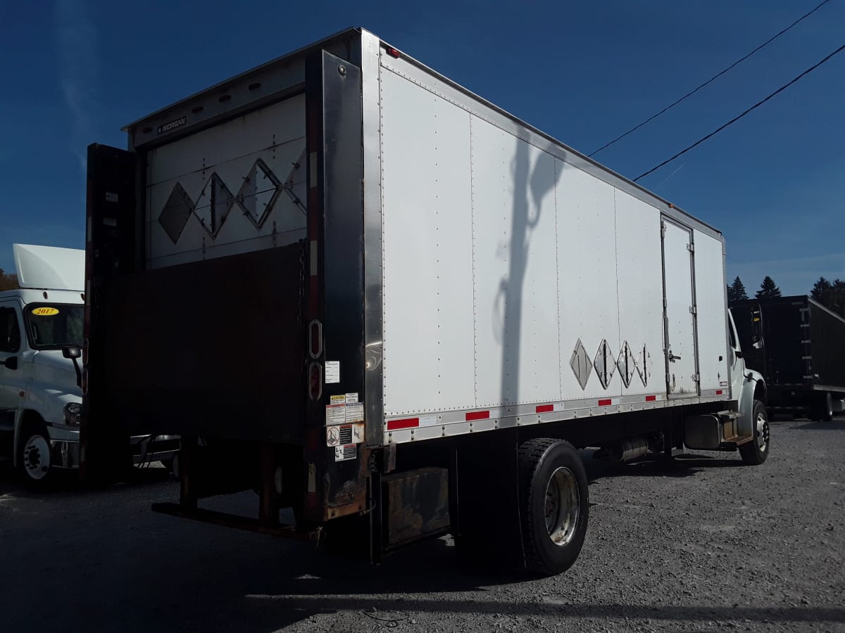 2015 Freightliner M2 106 570901