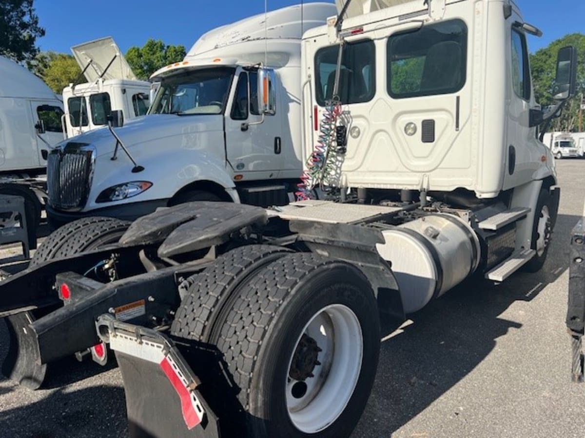 2015 Freightliner/Mercedes CASCADIA 113 570991