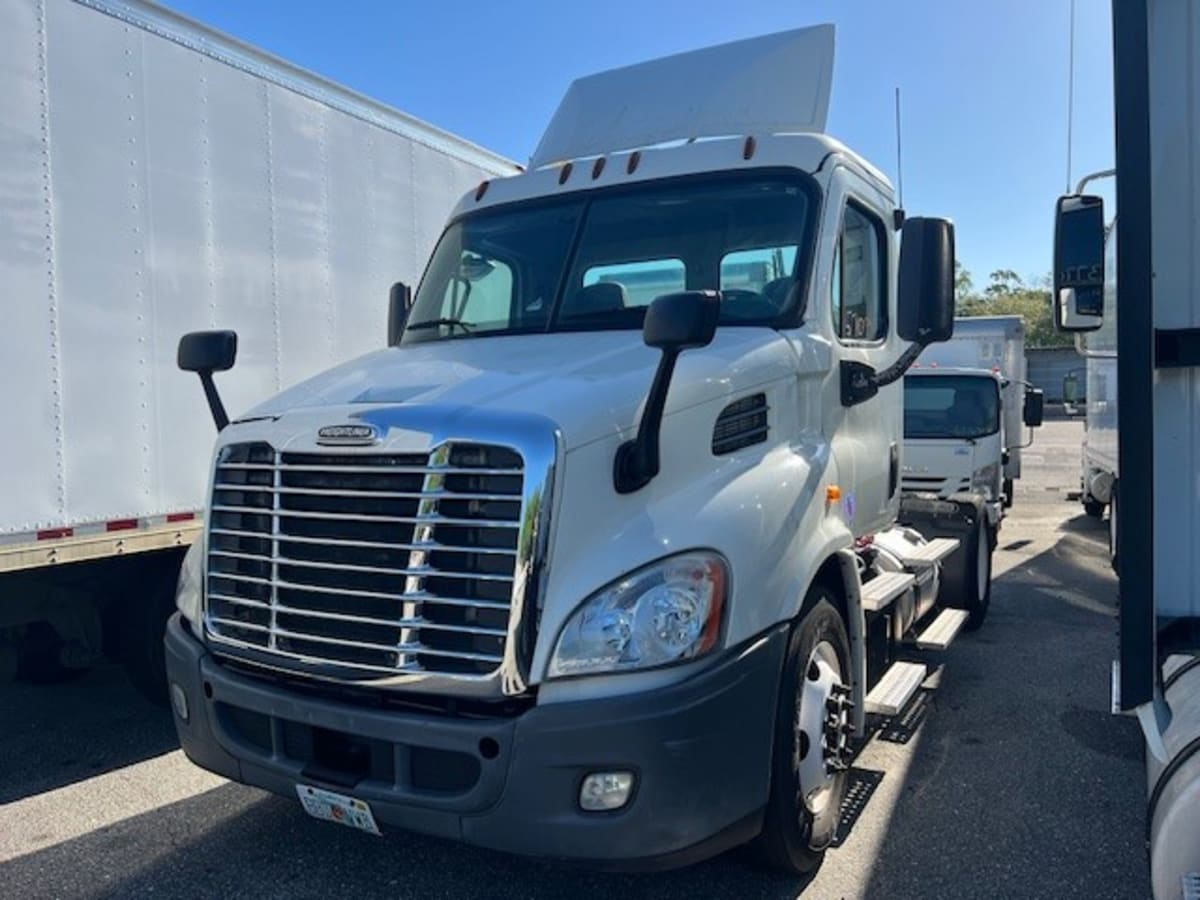 2015 Freightliner/Mercedes CASCADIA 113 570991