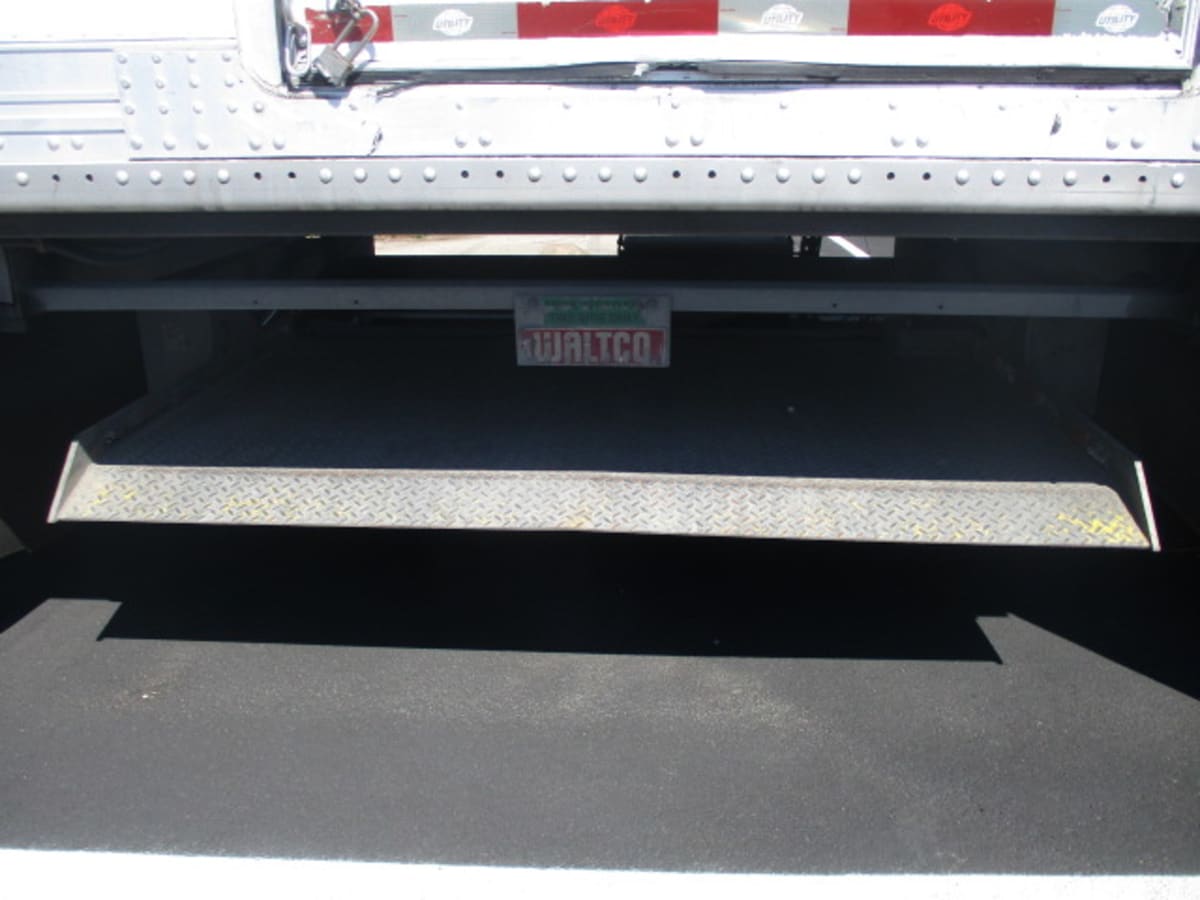 2015 Utility Trailers VS2RA 48/162/102 571243