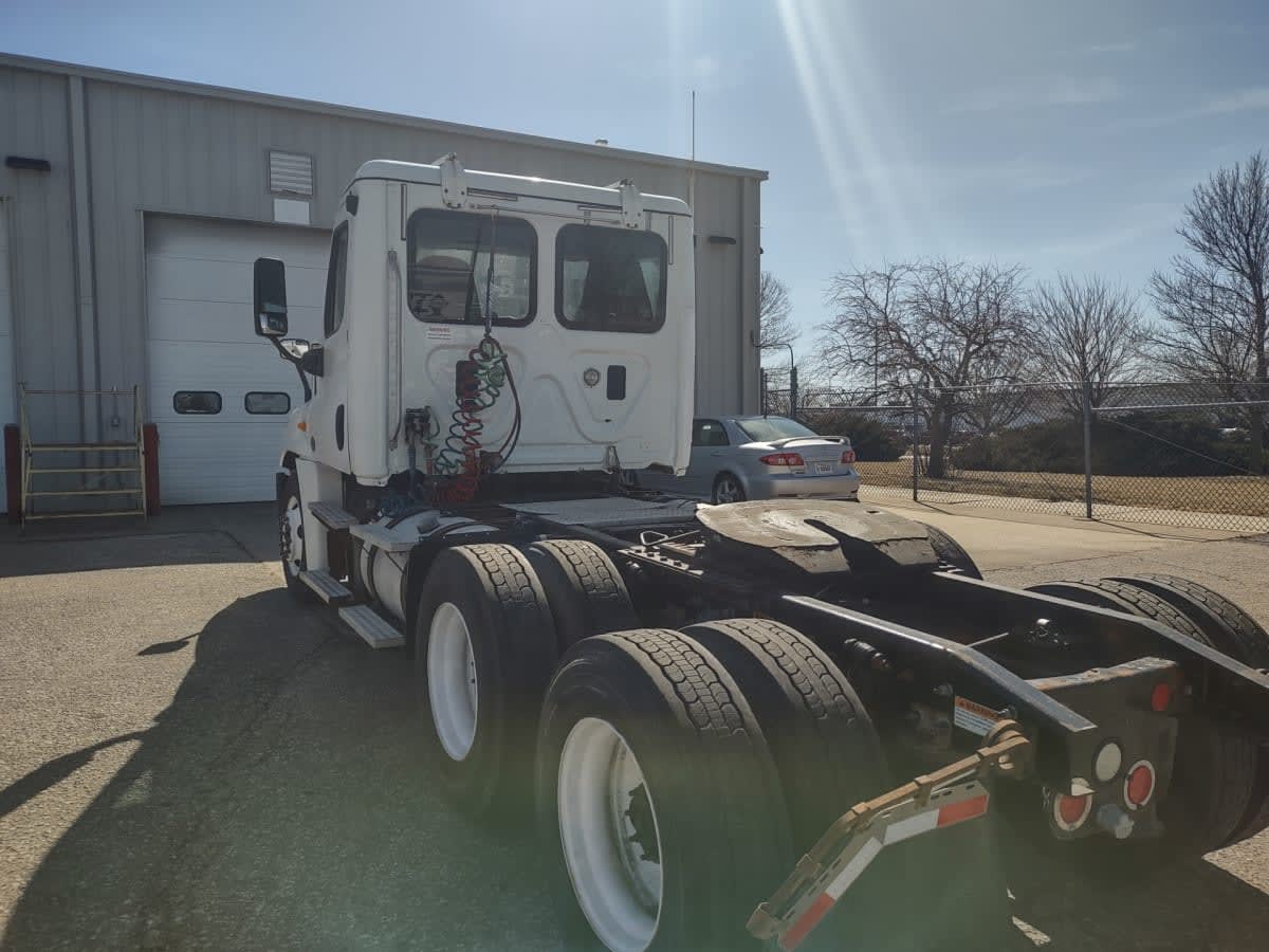 2014 Freightliner/Mercedes CASCADIA 125 571312