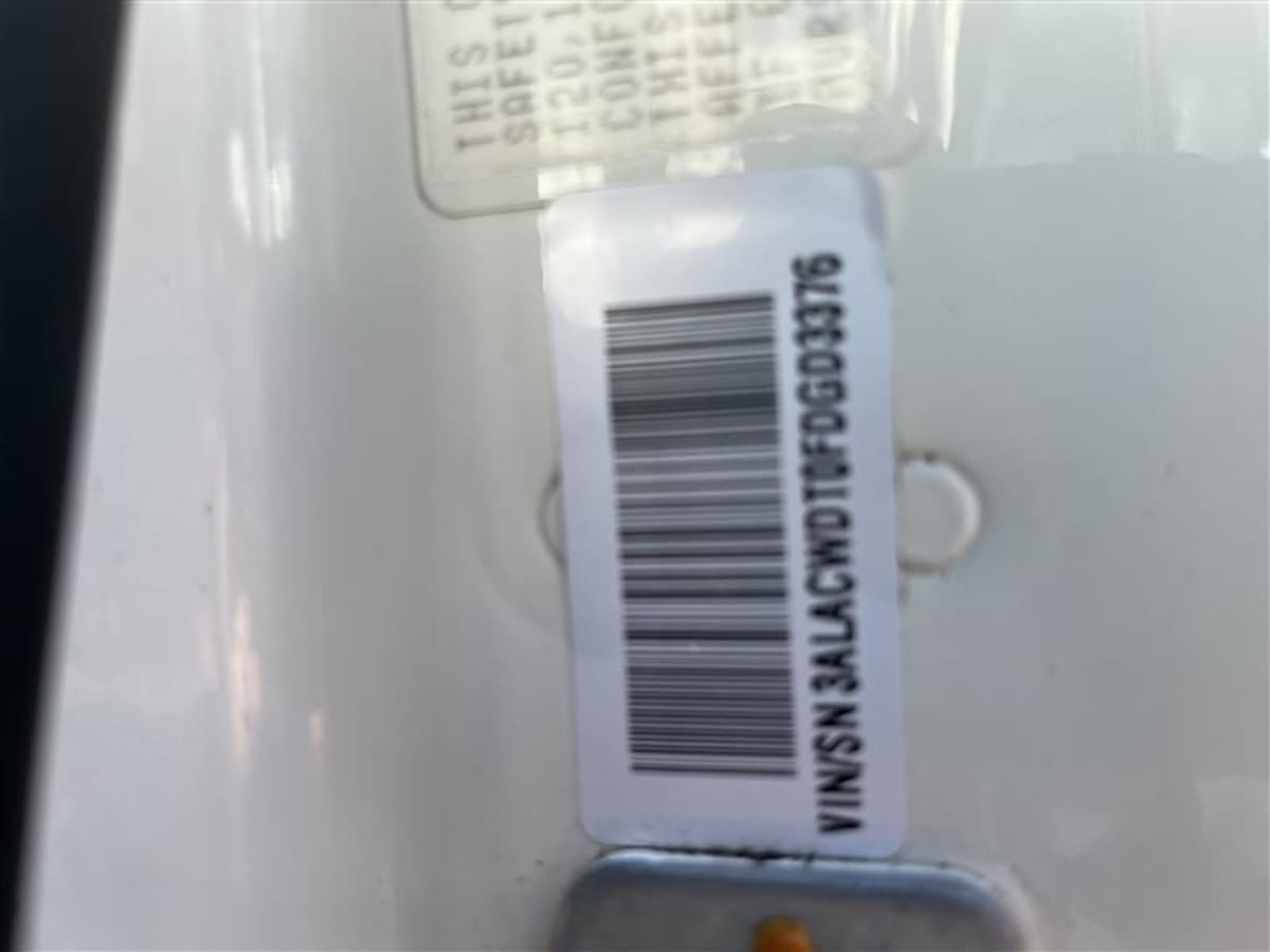 2015 Freightliner/Mercedes M2 106 571430