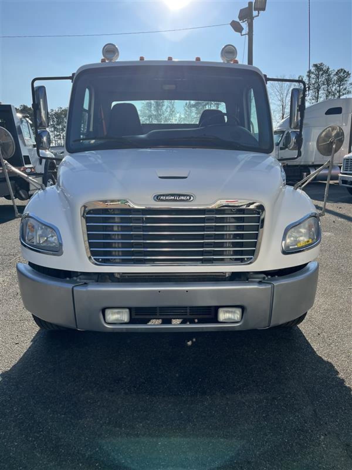 2015 Freightliner/Mercedes M2 106 571430