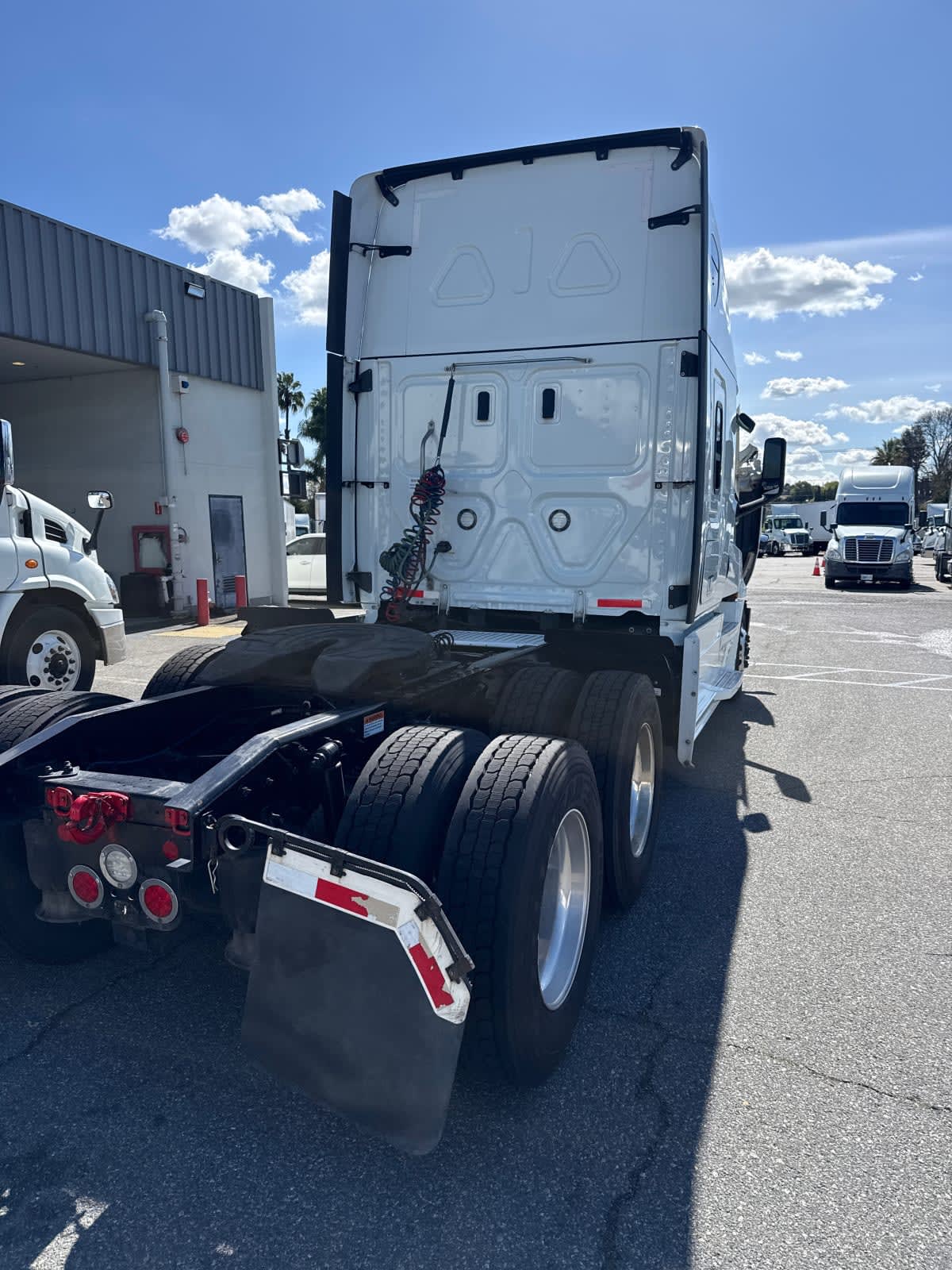 2022 Freightliner - image 6