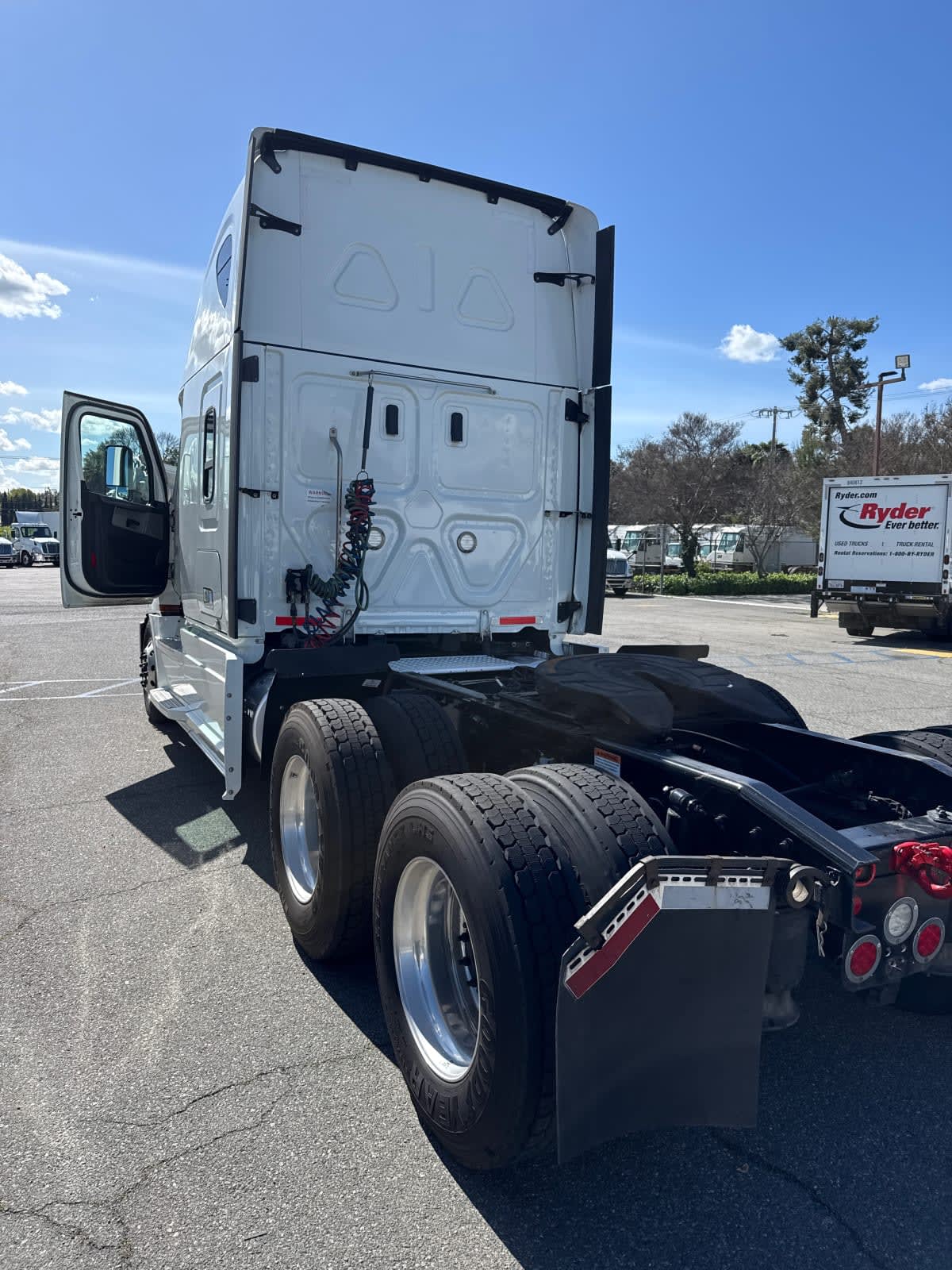 2022 Freightliner - image 4