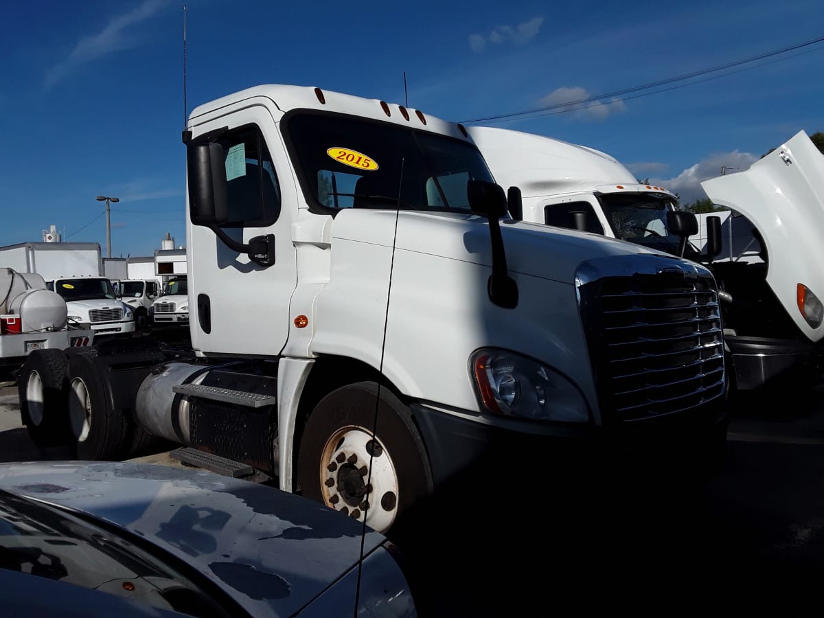 2015 Freightliner/Mercedes CASCADIA 125 571578