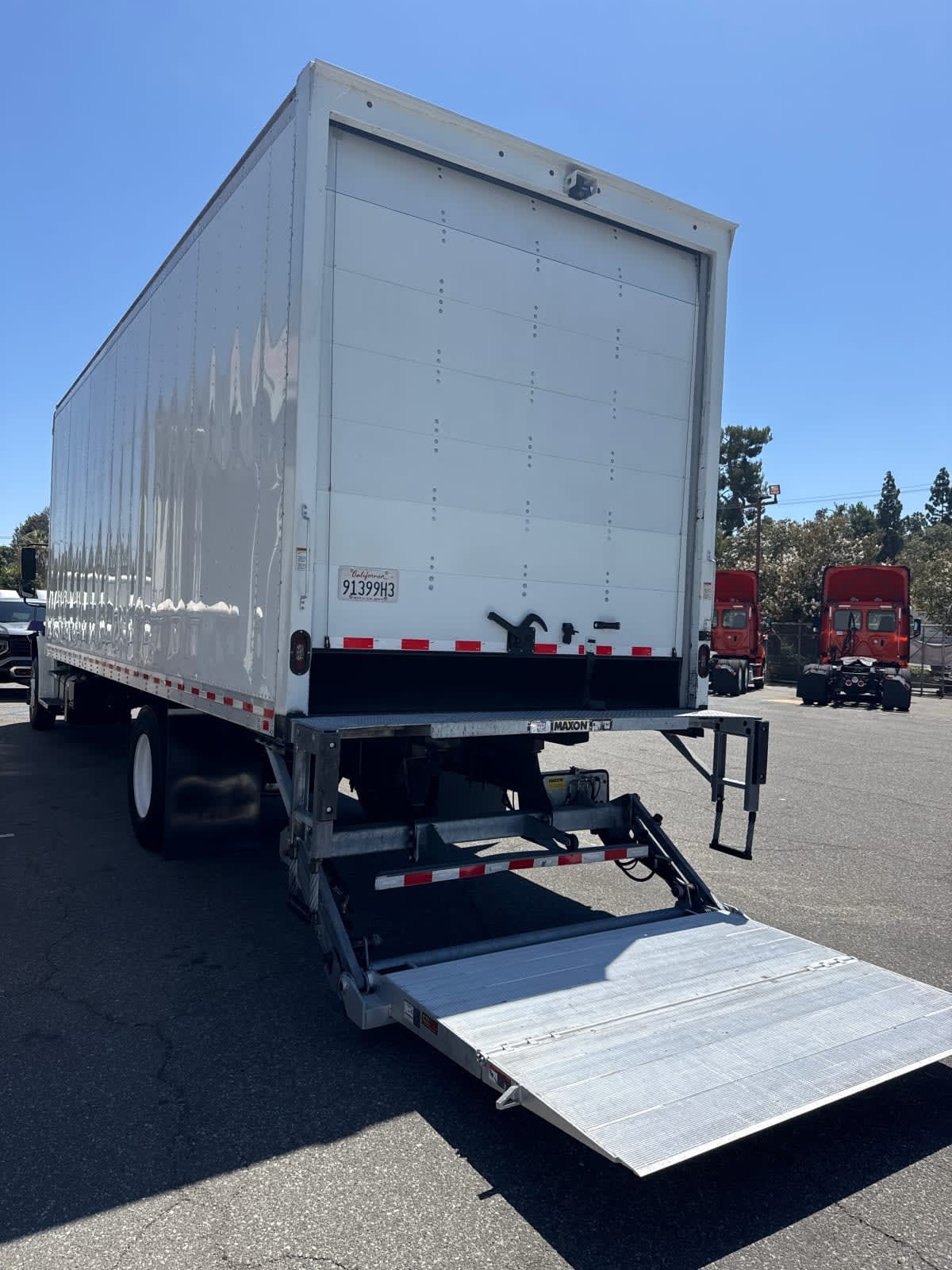 2022 Freightliner M2 106 in Pomona, CA — photo 4