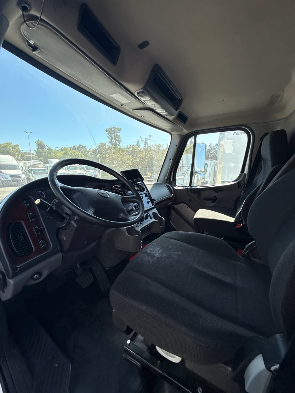 2022 Freightliner M2 106 in Pomona, CA — photo 7
