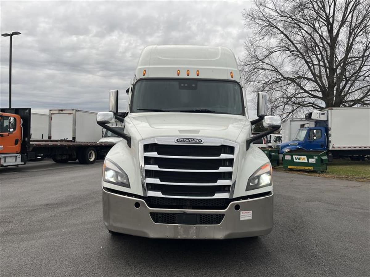 2022 Freightliner - image 2